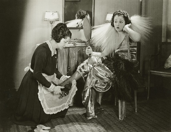 Неизвестный автор. 
Биби Дэниелс  в фильме ‘Two weeks with pay’.
США, 1921.
