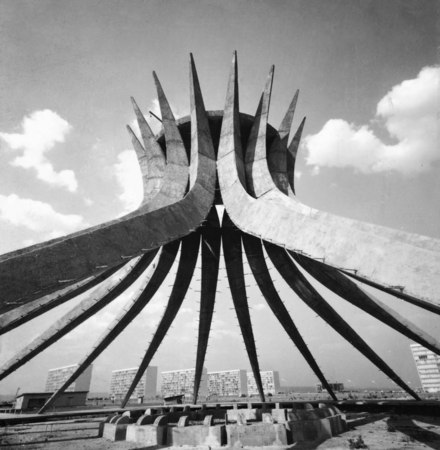 Марсель Готеро.
Строительство Кафедрального Собора г. Бразилиа. 
Ок.1958-1960.
Собрание Moreira Salles Institute, Бразилия