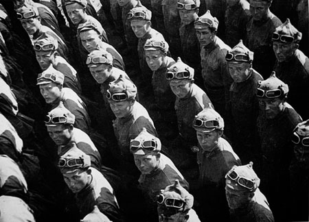 Макс Пенсон.
Военный парад. 
1930. 
Частное собрание