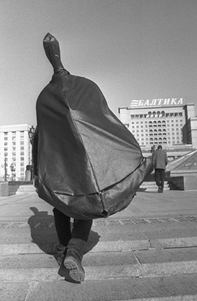 Manezhnaya square. Moscow, 2000. Silver-gelatin imprint. Private collection.