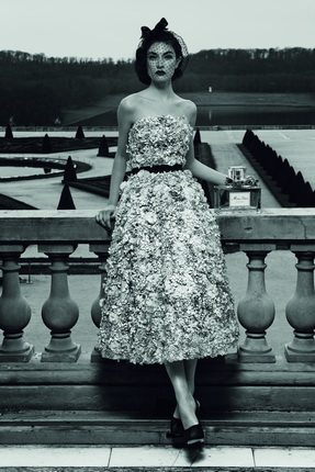 The Dior Garden.
Miss Dior dress, Haute Couture. Spring-Summer. 1949.
© Patrick Demarchelier. Courtesy of Dior