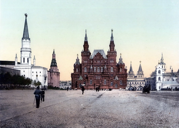 Неизвестный автор.
Москва. Красная площадь.
1900-1910-е.
Фотохром.
Собрание МАММ/МДФ