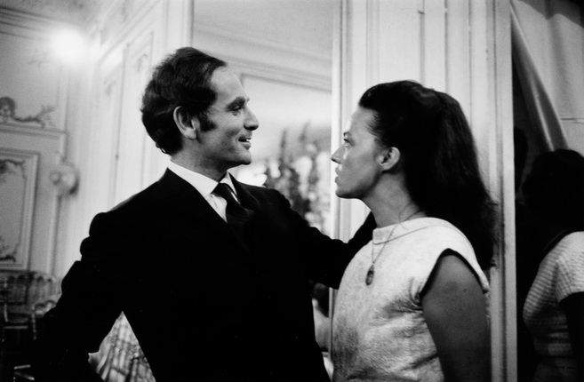 Марк Рибу.
Пьер Карден и Жанна Моро на показе мод.
Париж, 1964.
© Marc Riboud