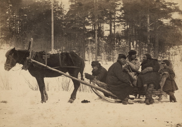 William Carrick.
Peasants on a sledge.
1876-1878.
Albumen print
