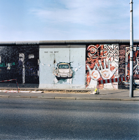 Bernd Kuhler.
East Side Gallery. 
July 27, 1992. 
© Presse- und Informationsamt der Bundesregierung (BPA)