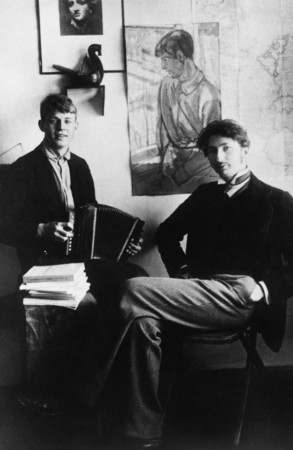 Sergey Yesenin and S. Gorodetsky. Petrograd.
1916