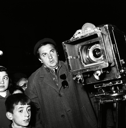 Федерико Феллини на съемках фильма «Дорога». 1954