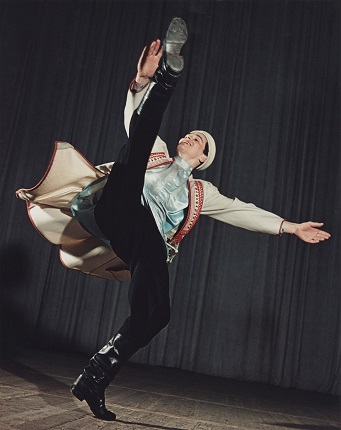 Yevgeny Umnov.
USSR folk dance ensemble. Concert number 
