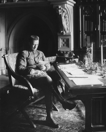 Александр Керенский в кабинете
1917
Цифровой отпечаток
© Собрание МАММ/МДФ