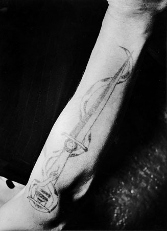 Робер Дуано.
Татуировка 
1950 
Собрание Национального фонда современного искусства - FNAC, Париж