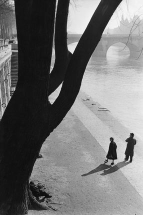 Марк Рибу.
Набережная Тюильри.
Париж, 1953.
© Marc Riboud