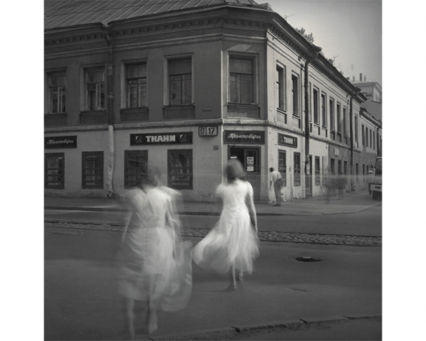Alexey Titarenko. Corner of Kuznechny Lane and Kolomenskaya Street. From the ‘Time Standing Still’ series. St. Petersburg, 1995. Toned gelatin silver print. Courtesy of the artist.