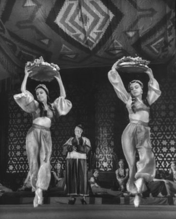 Георгий Петрусов.
Бахчисарайский фонтан. 
Танец жен Гирея. 
1940-е