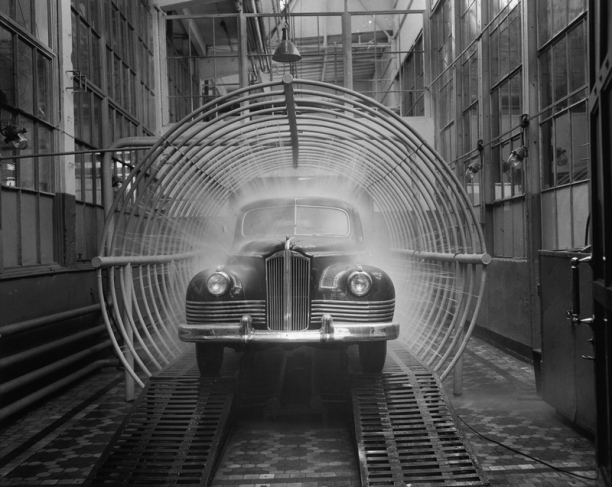 Dmitry Baltermants.
Testing of the new ZIS-110 automobile. 1949.
New print from original negative.
Museum ‘Moscow House of Photography’