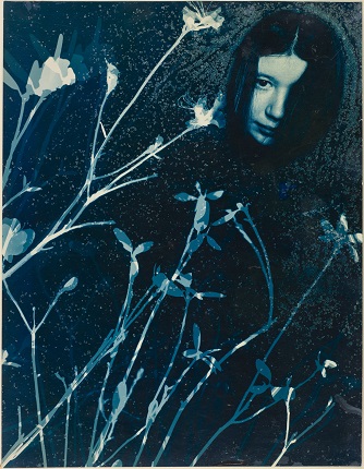 Варвара Родченко.
Ира. 1974.
Фотограмма, фотомонтаж, синий вираж
Частное собрание
