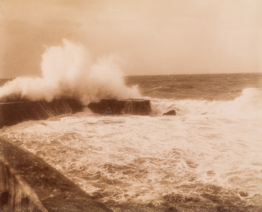 Unknown photographer.
Biarritz. Seascape.
Second half of the 19th century.
Albumen print