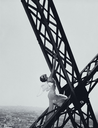 Жан Ларивьер.
Ангел и эйфелева башня. 
1997. 
Журнал ELLE. 
© Jean Lariviere