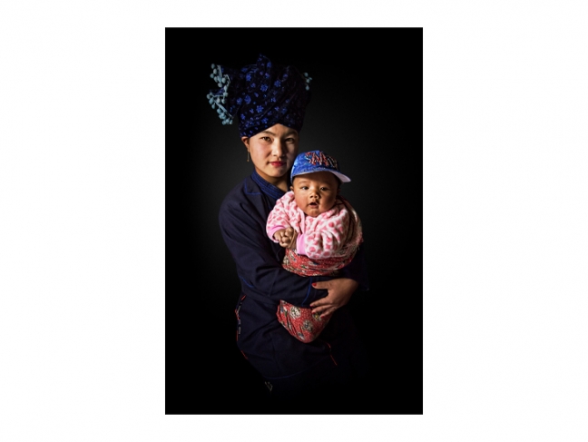 Ольга Мичи. Портрет женщины с ребенком. Народ пао. Пинлонг, Мьянма. 2018. Собрание МАММ