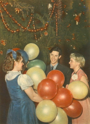 Д.Г. Шоломович.
На Новогодней елке. 
1959.
Собрание МАММ / МДФ