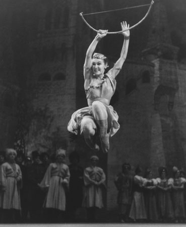 George Petrusov.
Little Hunchbacked Horse. 
1949. 
Tartar dance. Eugenia Farmaniants