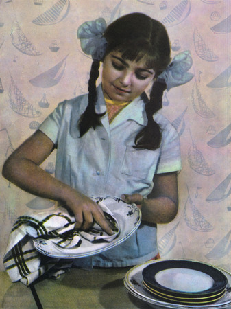 Из серии «Катя и Коля дома и в школе». 
Советская постановочная фотография 1960-х годов. 
Частное собрание
