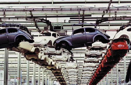 Производство «Жука» на заводе в Мексике. 
Архив Volkswagen AG