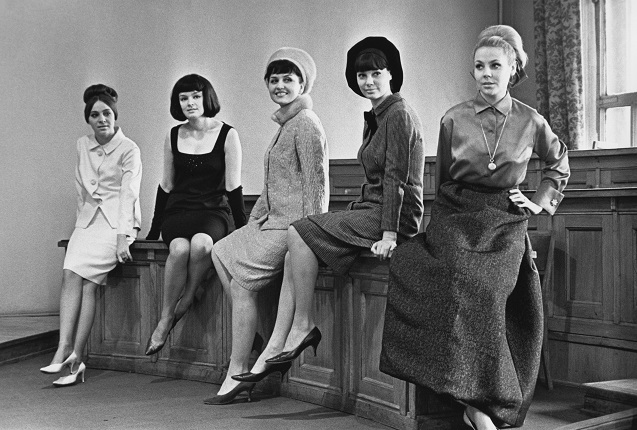 Yevgeny Umnov.
All-Union House of Models (ODMO). Fashion models Natalya Kondrashina, Elena Izorgina, Liliana Baskakova, Regina Zbarskaya and Mila Romanovskaya. Moscow, October 1965. MAMM collection