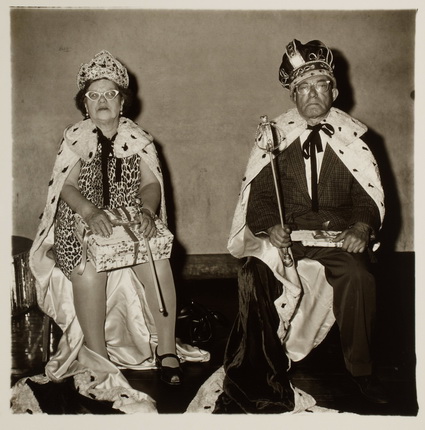 Диана Арбус.
Король и королева конкурса танцев для пенсинеров.
США, 1970.
Серебряно-желатиновый отпечаток.
Предоставлено фотомузеем WestLicht, Вена