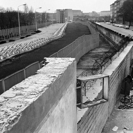 Klaus Schutz.
The Berlin Wall.
November 16, 1967. 
© Presse- und Informationsamt der Bundesregierung (BPA)