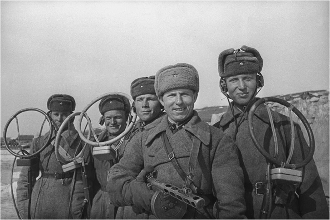 Первые 2 военный. Саперы РККА В 1941 году. Сапер 1942.