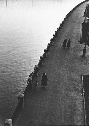 Набережная. Москва, конец 1950-х. Серебряно-желатиновый отпечаток. Собрание МАММ