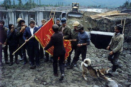 Gennadi Koposov.
Banner to brigade-winner. 
1978. 
“Fotosoyuz” agency