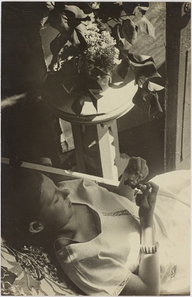 Александр Родченко
Муля (Варвара Родченко). 1939.
Авторский серебряно-желатиновый отпечаток.
Частное собрание