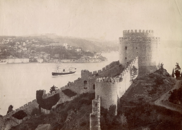 Себа и Жоайе.
Вид на пролив Босфор и Замок Европы и Азии.
Конец 1880-х