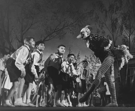 George Petrusov.
Little Stork. 
1949. 
Ostrich – Aleksei Varlamov