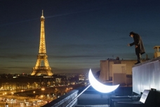 Private moon. Journey to Paris