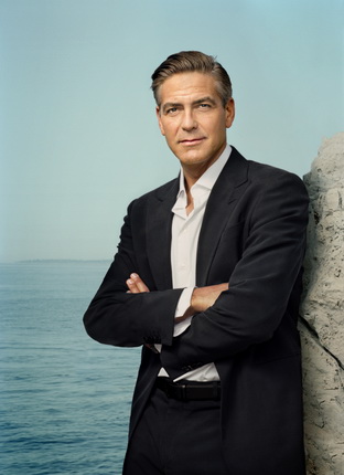 Martin Schoeller.
George Clooney, Cannes, 2007.
Digital C-Print