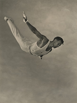 Лев Бородулин.
Свободный полет. Олимпийский чемпион гимнаст Юрий Корольков. 1952.
Собрание МАММ