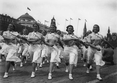 Anatoli Egorov.
Girls in white. 
1940