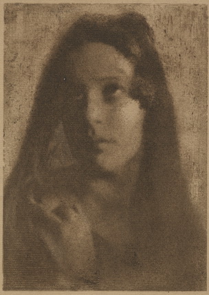Юрий Еремин.
Женский портрет (Secession). 1914.
Бромойль.
Коллекция Алекса Лахмана