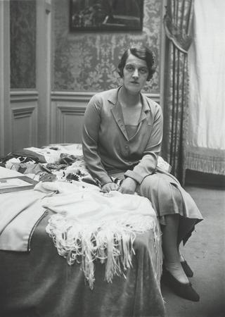 Мерисс.
Великая княгиня Мария Павловна, владелица дома вышивки «Китмир». 
март 1926. 
Париж