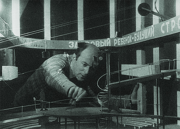 El Lissitzky at work on a set model for the play ‘I Want a Child’ at the V. Meyerhold State Theatre
1929. Photo: Unknown author. State Museum of V. V. Mayakovsky