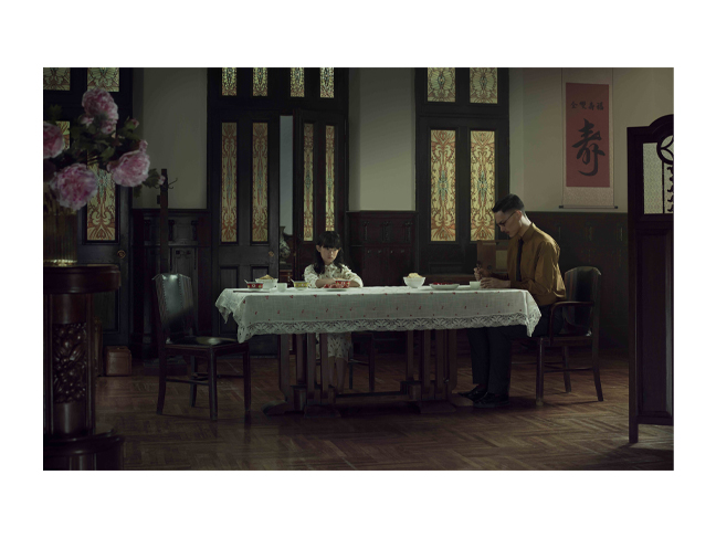 Эрвин Олаф.
Фу 1088. Семейный ужин. Из серии «Шанхай».
2017